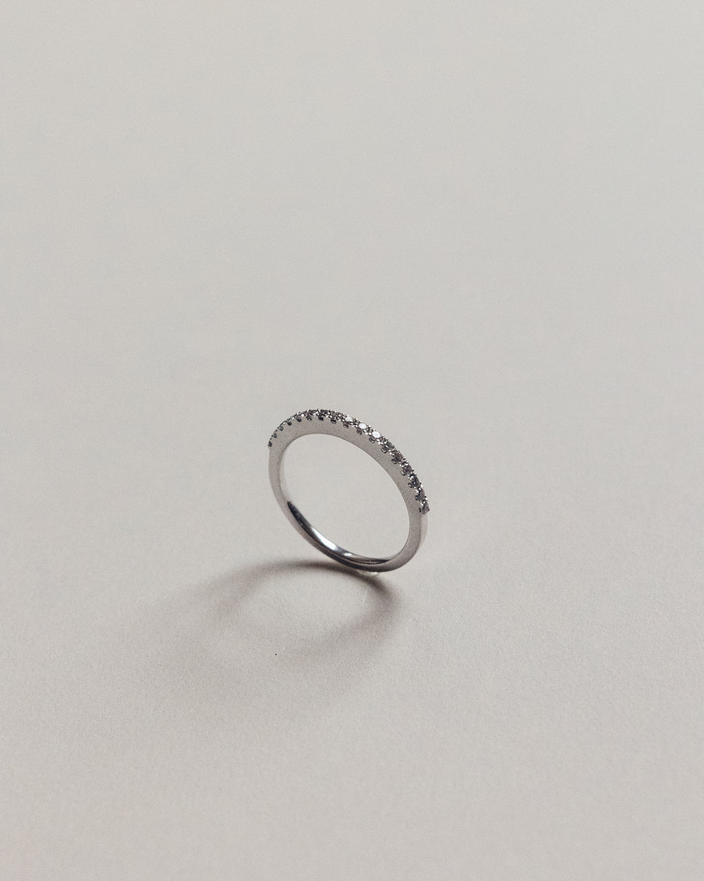 Shared prong half band